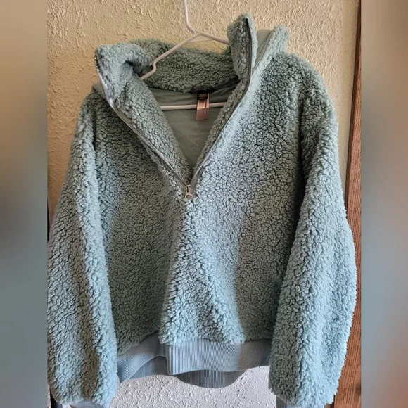 Victoria Secret Sherpa Hoodie - Picture 2 of 2
